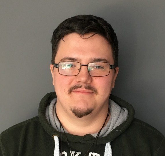 Nicolai, QA Engineer bei Redwerk, erklärt, warum er sich für Home Entertainment entschieden hat.
